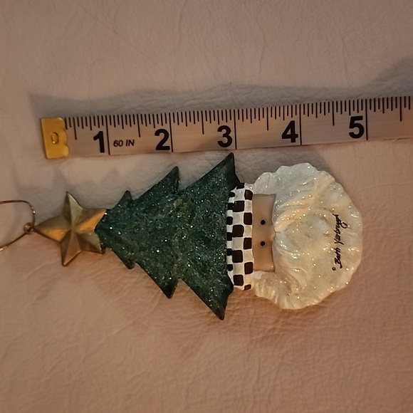 Beth Yarbrough Santa Hand Painted Ornamant. - Picture 4 of 5